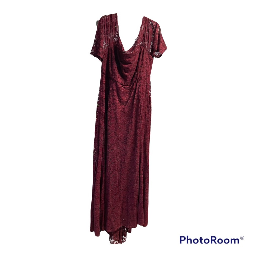 New Torrid Burgundy/ Maroon high/low Lace Gown Size 24